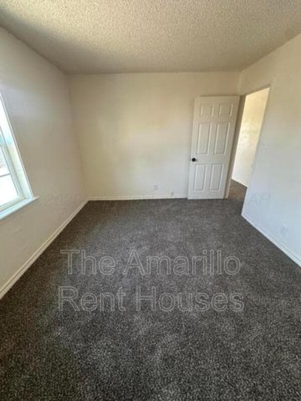 Amarillo House: 1636 N Nelson St