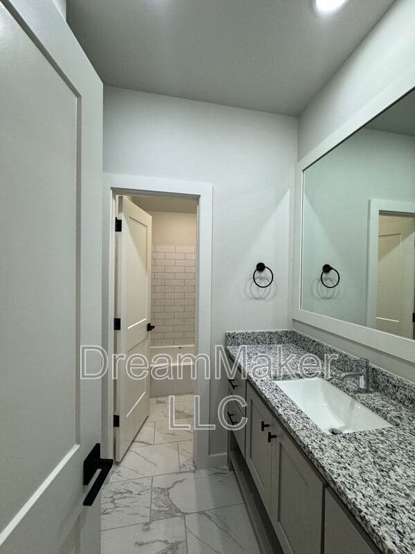 Goldsby House: 5176 Lily Lane