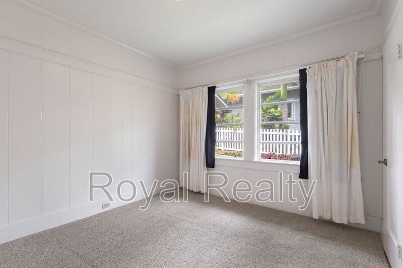 Honolulu House: 2910 Nanihale Place