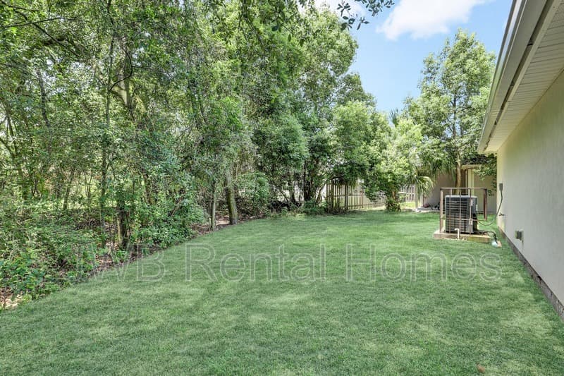 Jacksonville House: 7952 Dekle Ave