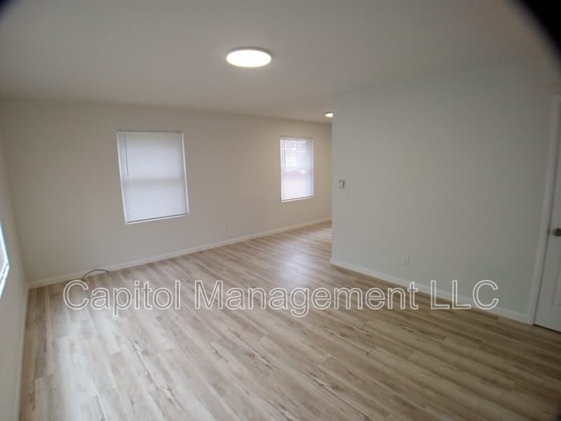 Lansing Condo: 801 North Capitol Avenue