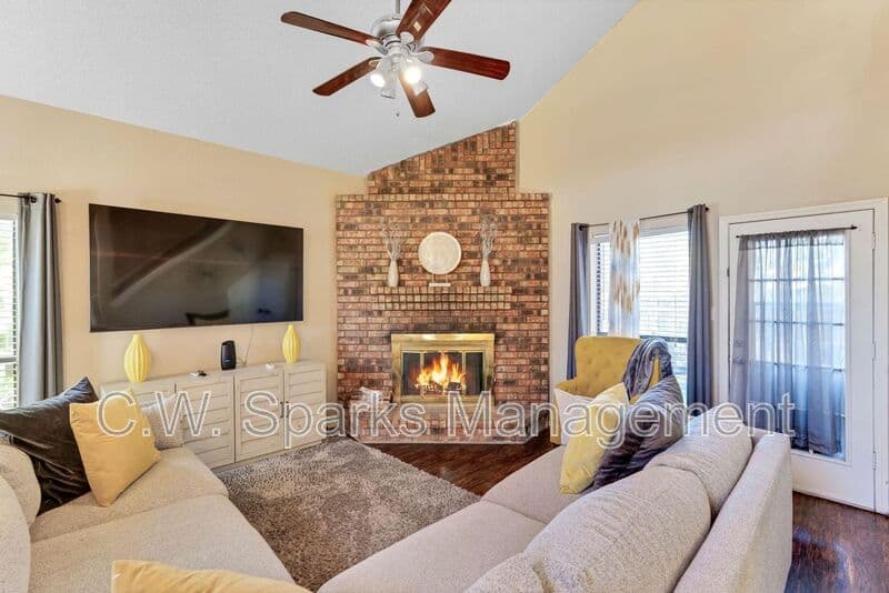 Rowlett House: 4018 Smartt Street