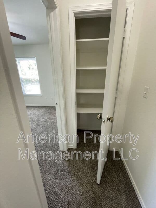 Tulsa House: 1704 W 62nd St S