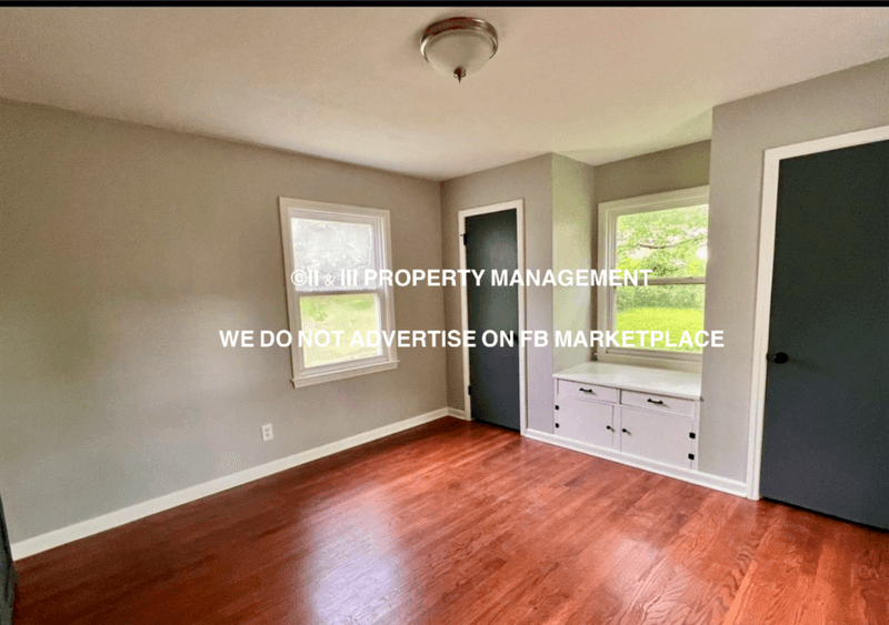 Overland Park House: 7306 Glenwood
