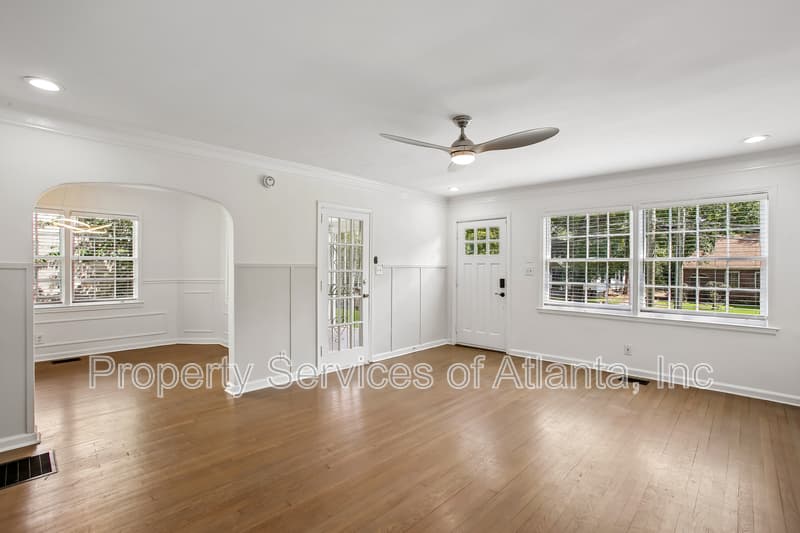Atlanta House: 1649 Beecher St SW