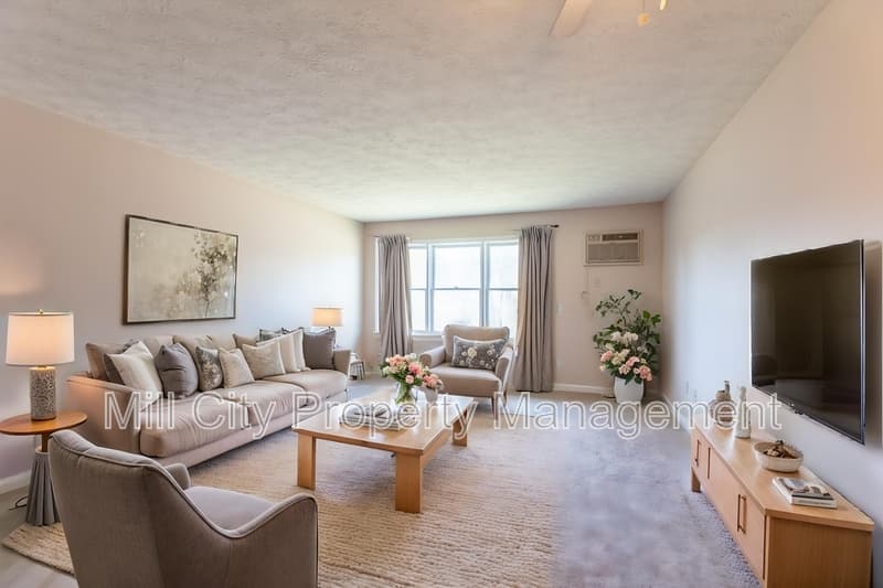 Manchester Condo: 1991 Bodwell Road