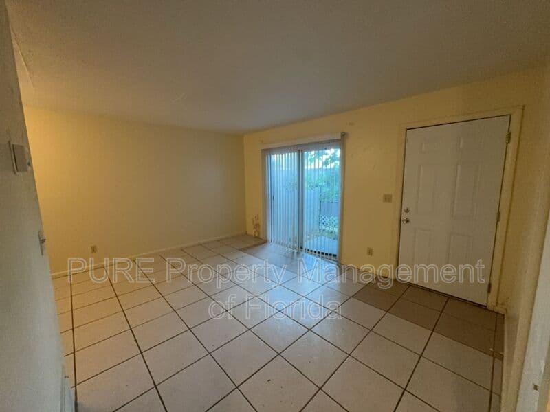 Ocala House: 1970 SE 40 Street Rd