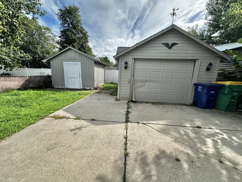 Green Bay House: 606 North Baird Street