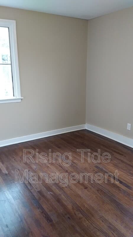 Birmingham House: 3905 39th Ct N
