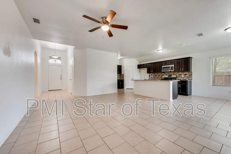 Fort Worth House: 6324 Spokane Drive