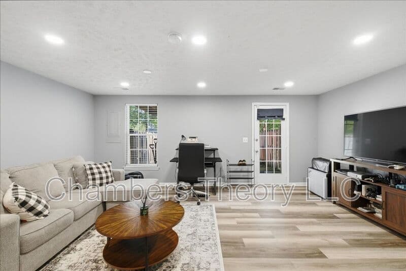 Ashburn House: 44046 Choptank Ter