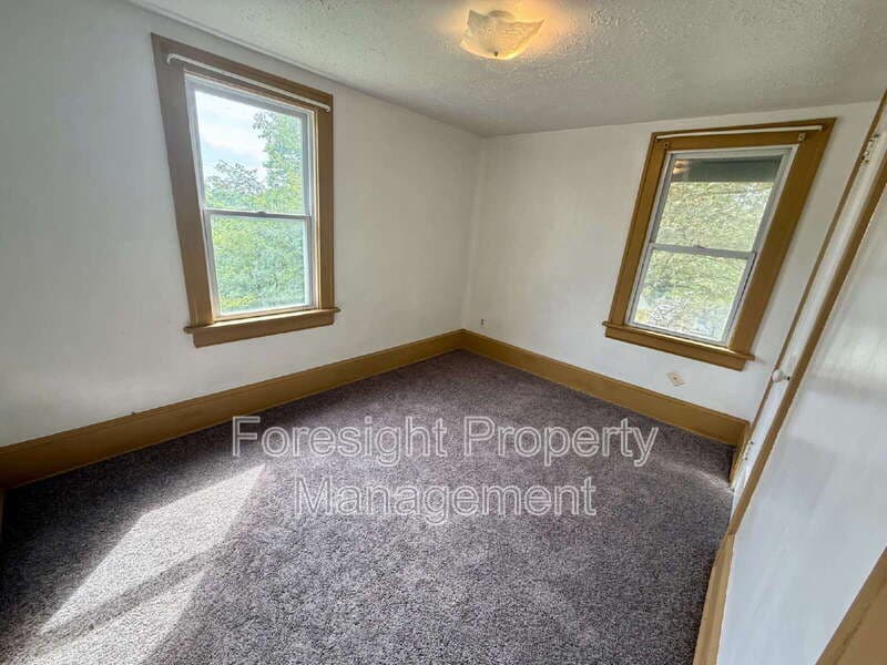 Akron House: 692 West Thornton Street