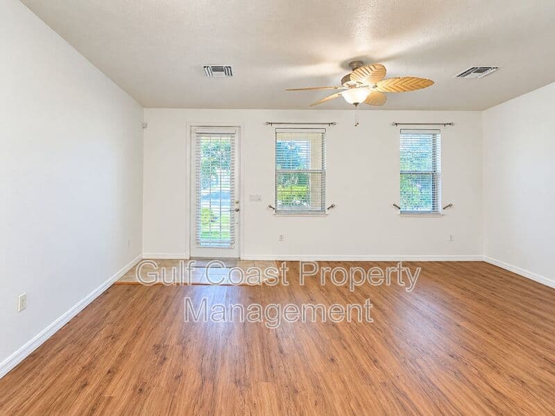 Sarasota House: 3880 82nd Ave Cir East