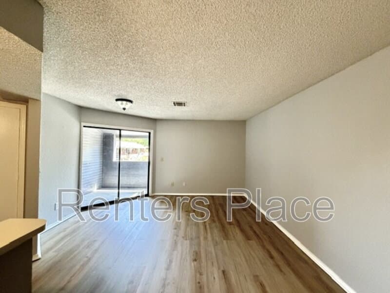Tulsa House: 1207 South Quaker Avenue