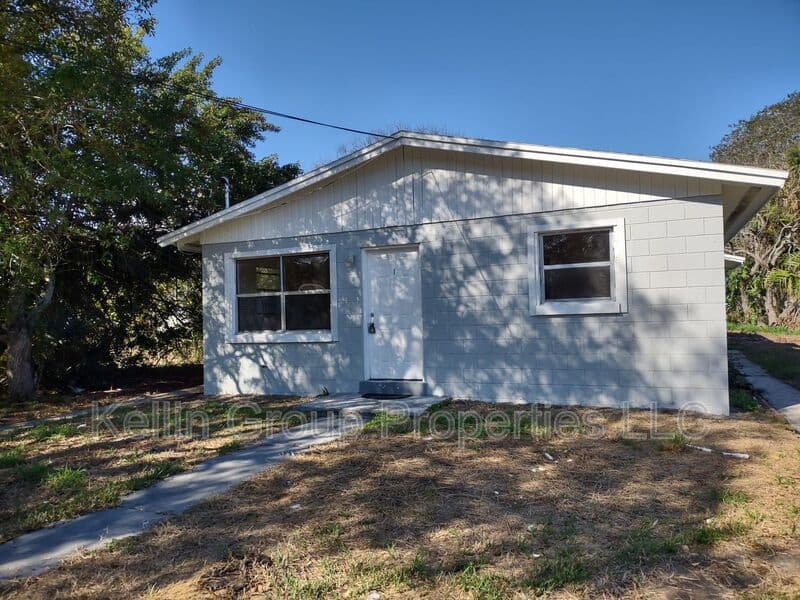 Lakewales Condo: 157 E Northside Drive