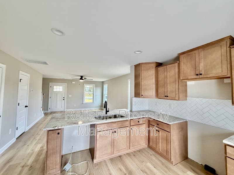 Pine Level Townhome: 428 W Main St