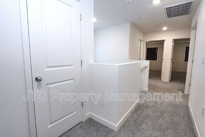 Roseville House: 2049 Shady Tree Circle