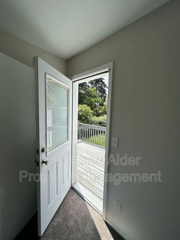 Portland House: 5609 SE 117TH Ave