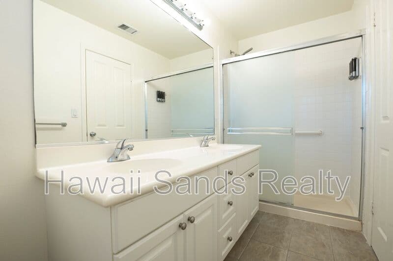 Ewa Beach House: 91-1040 Kai Kukuma St