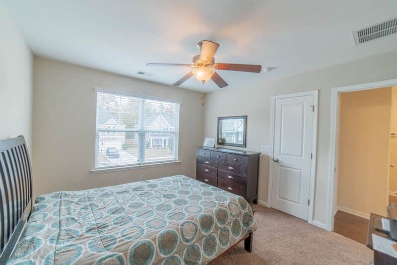 Pooler House: 341 Casey Dr