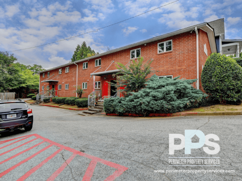 Atlanta House: 221 Lampkin Street
