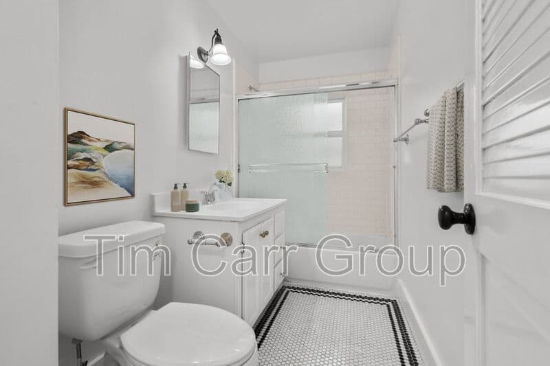 Costa Mesa Condo: 1637 Irvine Ave - H