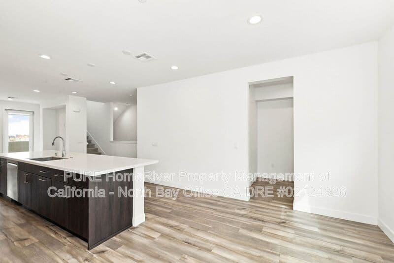 Santa Rosa Condo: 259 Gambrel Circle