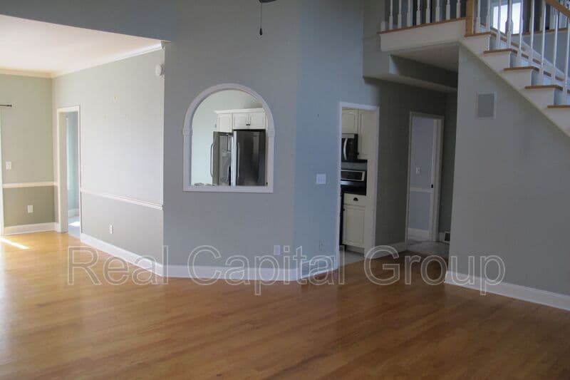 Loudonville House: 26 Cheshire Way
