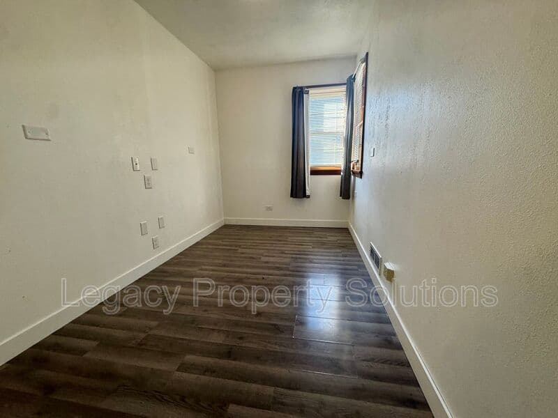Bismarck House: 612 N 19th St