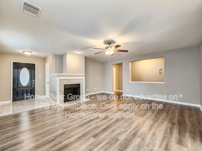 Baytown House: 10606 Gold Finch Rd
