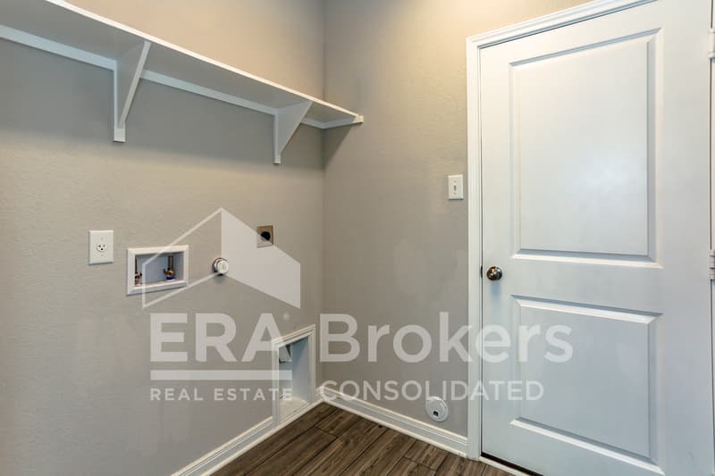 Killeen House: 909 Clanton Cove