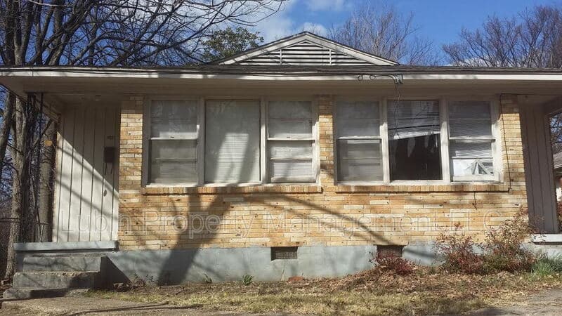 Memphis Condo: 2468 Yale Ave