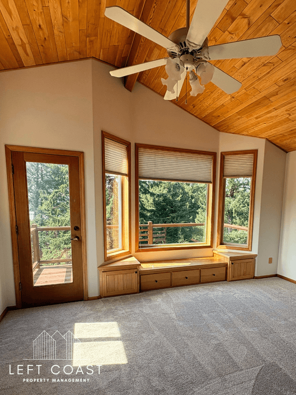 Waldport House: 7205 Southwest Burl Drive