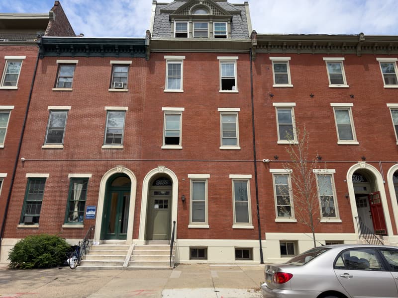 Philadelphia Condo: 2013 Green St - 2FL