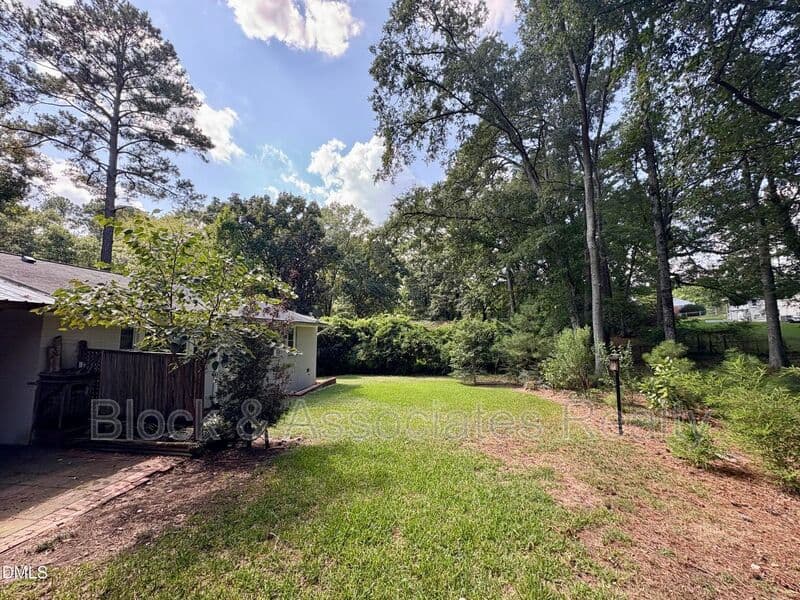 Cary House: 408 Marjorie Dr