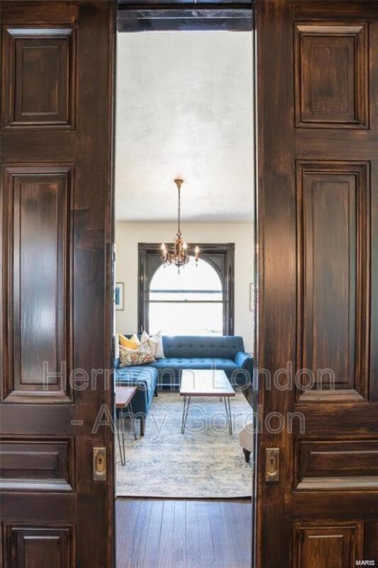 Saint Louis House: 3922 Castleman Avenue,