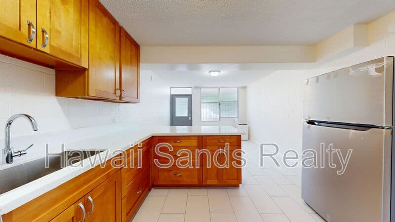 Honolulu House: 39 Hialoa St