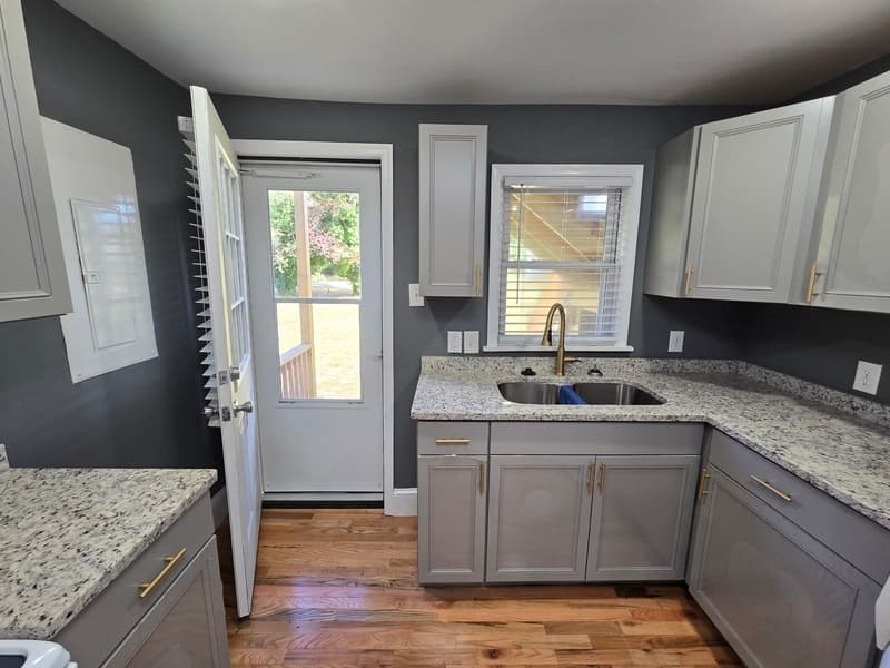 Richmond Condo: 5408 Linwood Ave