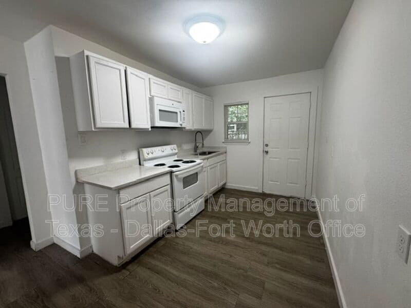 Dallas Condo: 2223 JB Jackson Jr Blvd