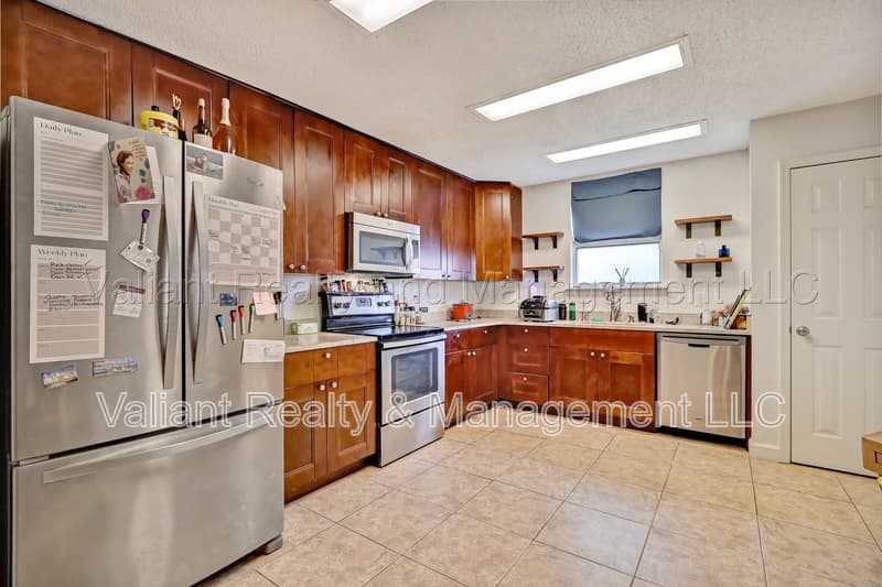 Jacksonville House: 5286 Julington Creek Road