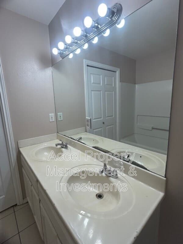 Mcallen House: 1522 W Nolana Avenue
