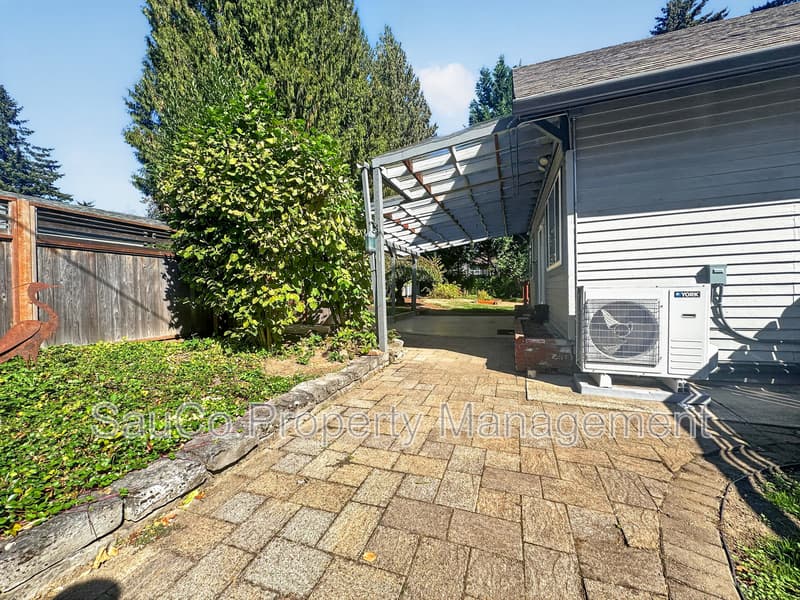 West Linn House: 2312 5th Avenue