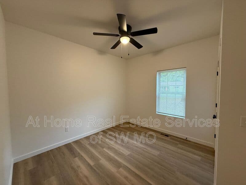 Springfield House: 2731 W Latoka St