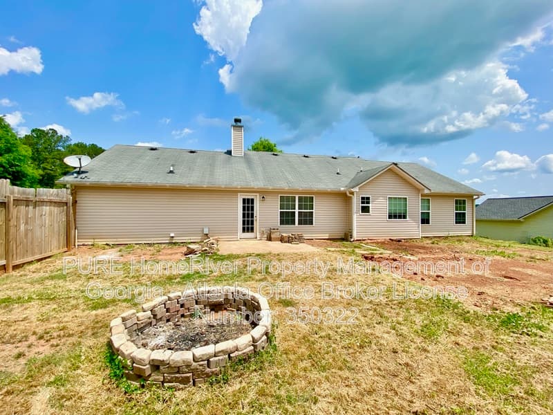 Winder House: 303 Anchors Way