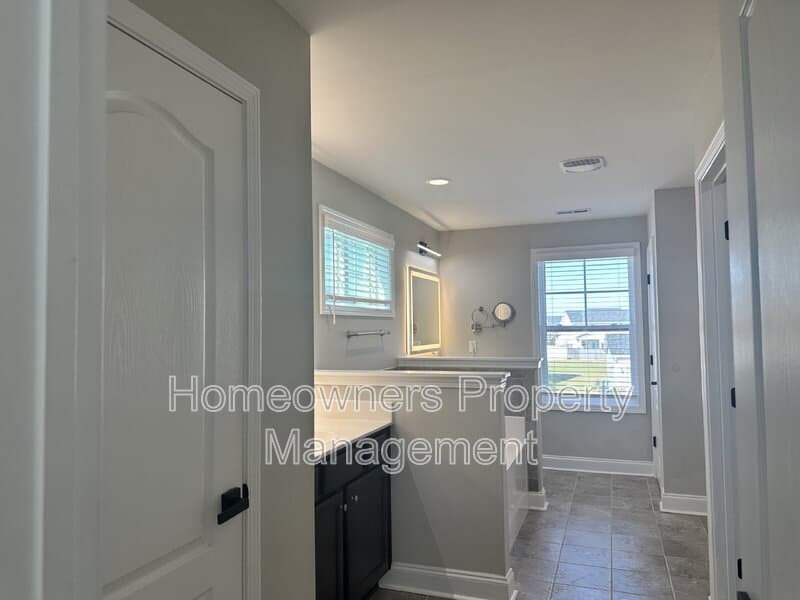 Raeford House: 143 Cromwell Court