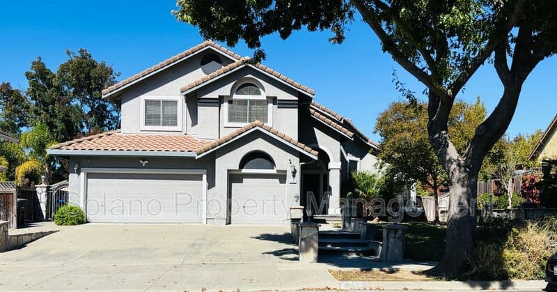 Fairfield House: 3168 Orchard View