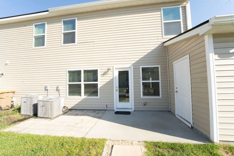 Port Wentworth House: 8J Crabapple Circle