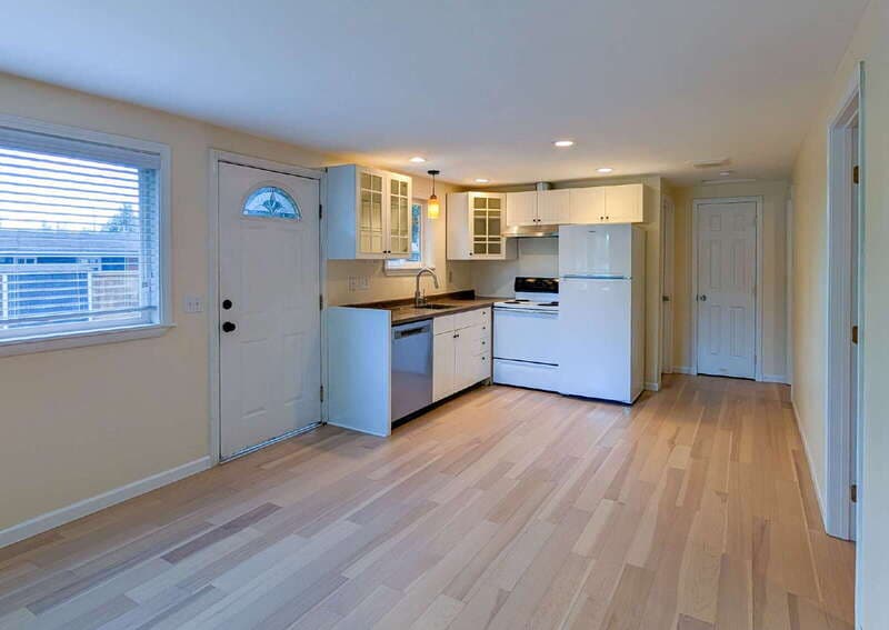 Everett Condo: 525 Madison St