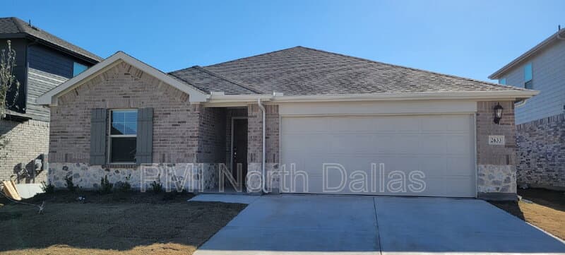 Fort Worth House: 2633 Oneida Lane