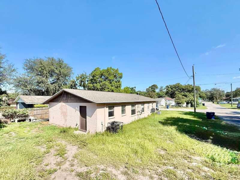 Tampa Condo: 1413 East 99th Avenue